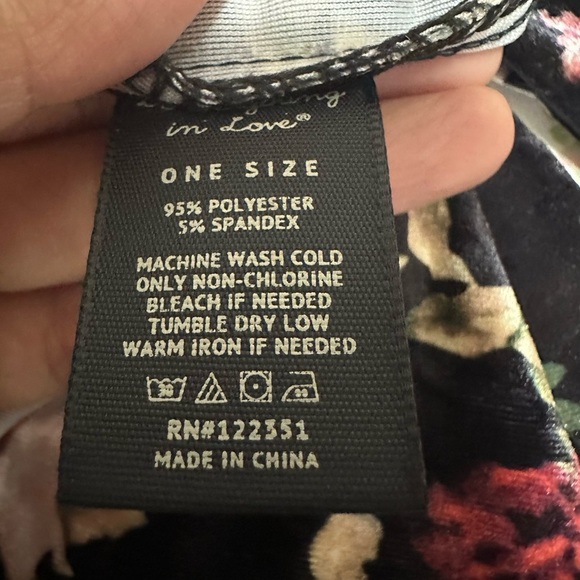 Do Everything in Love Women’s Floral Velvet Boho Kimono One size - Picture 6 of 8